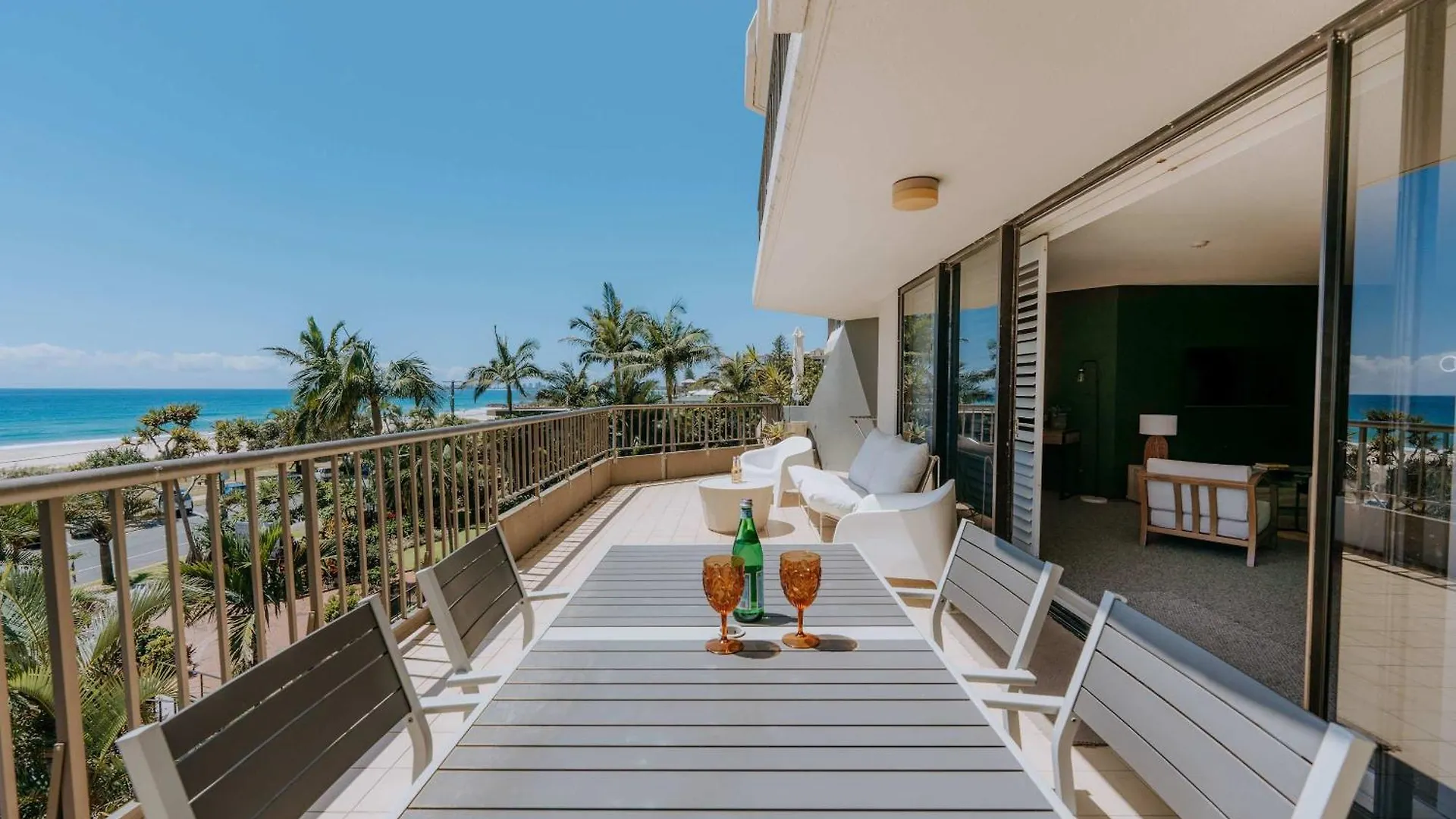 اتصالات The Rocks Resort Unit 3D 